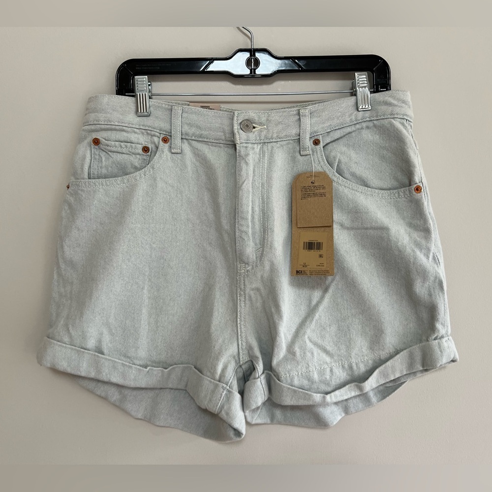 Levi’s NWT A-Line Mom Jean Shorts in Bleached Denim, size 31 - Picture 2 of 11